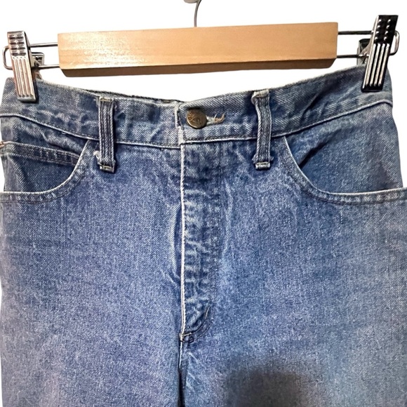 VINTAGE GUESS 90S HIGH RISE MOM JEANS LIGHT BLUE TRIANGLE LOGO ANKLE ZIPPERS - Picture 2 of 13